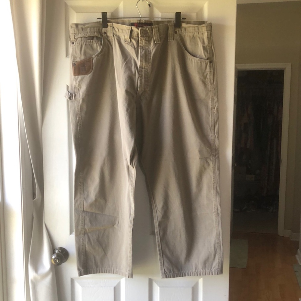 Wrangler ripstop men’s pants. EUC. Size 44X30.
